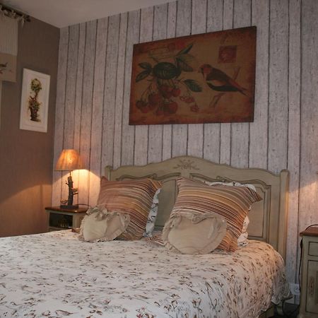 Chambres D'Hotes Le Petit Nailly Magny-les-Hameaux Esterno foto